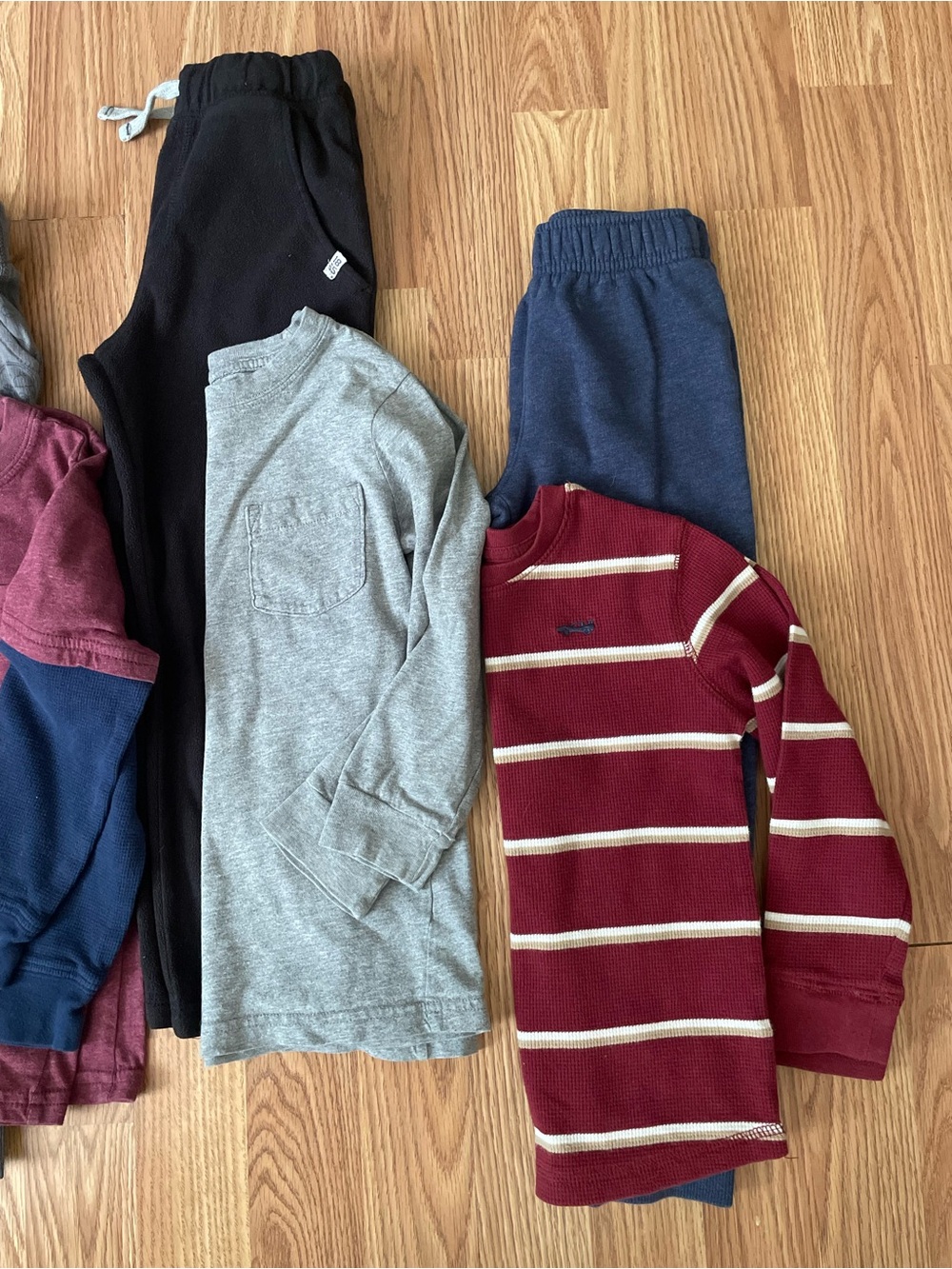 LOT 4 Toddler Boys Outfit Sets - Picture 9 of 13